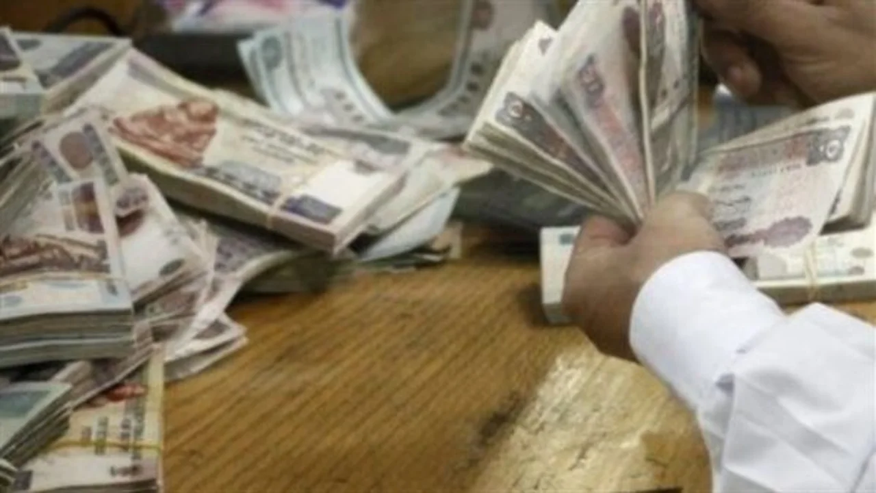جدول المرتبات.. مواعيد صرف مستحقات مايو المالية حسب الدرجات الوظيفية لكل فئة